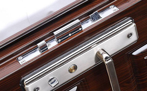 荊州換鎖電話(開(kāi)門(mén)鎖安裝指紋鎖)